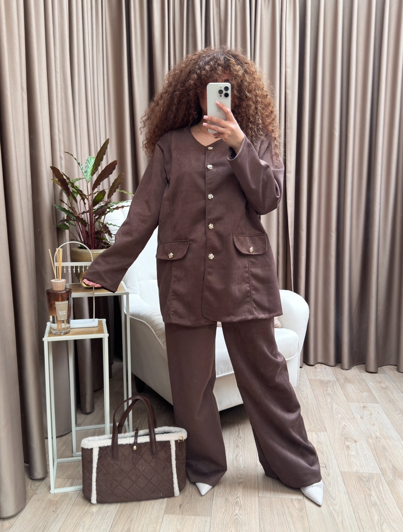Souri velvet Brown
