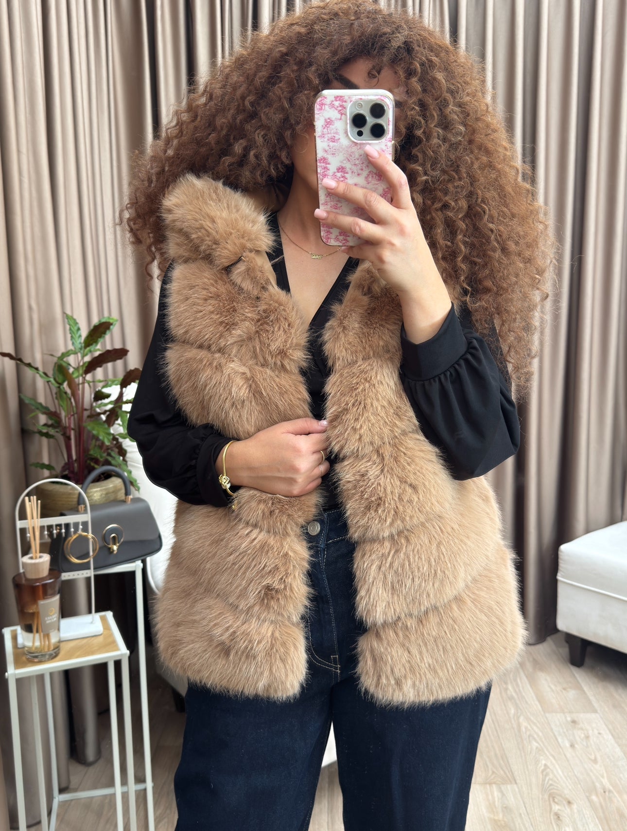 Stormi faux fur short beige
