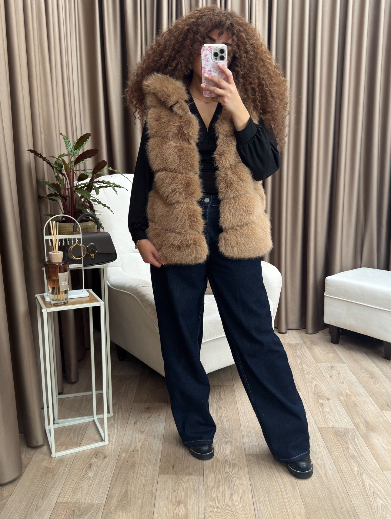 Stormi faux fur short beige