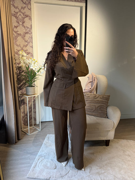Suit set brown