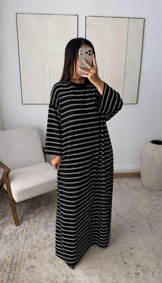 Lilly t-shirt dress black