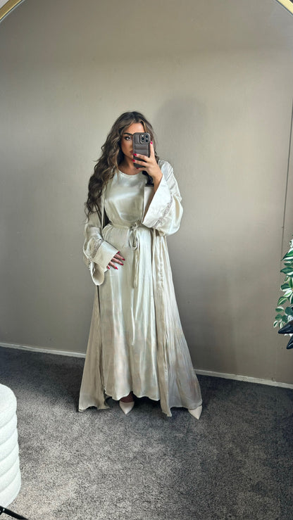 Milena abaya goud