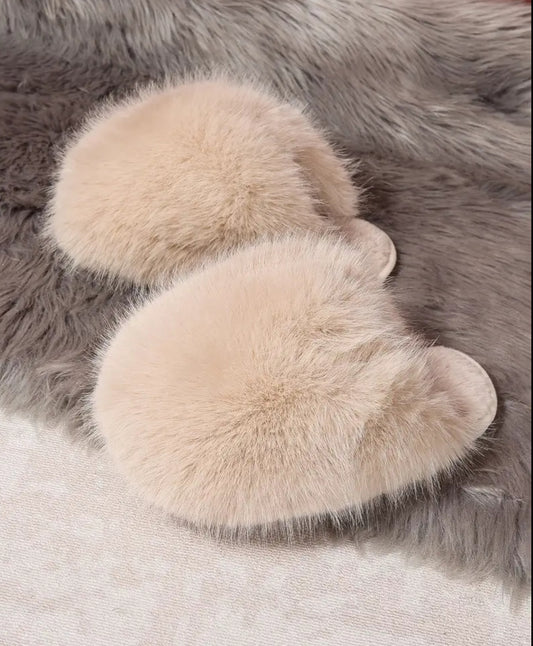 Baddie Fluffy sloffen light