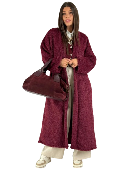 Mediana Fluffy red mantel