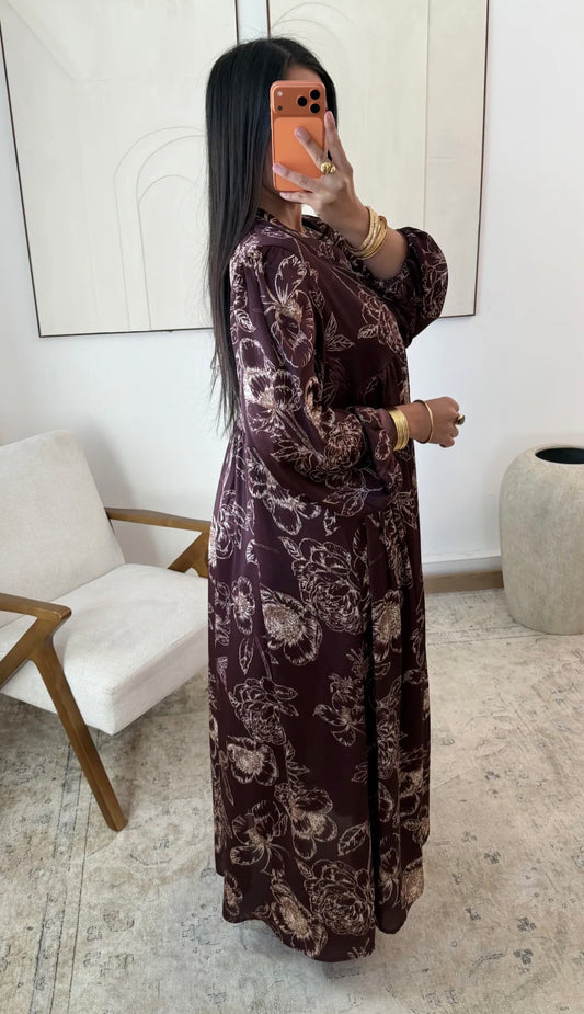 Zeylina winered flower