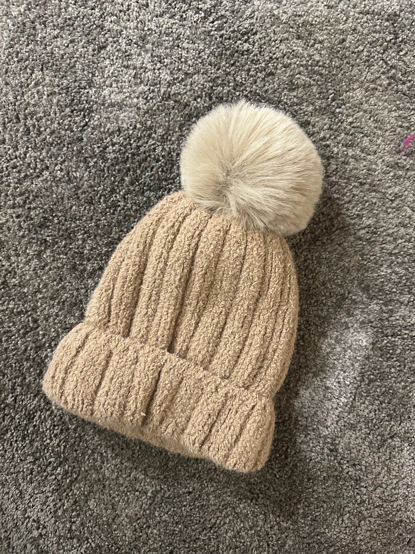 Pompom light brown